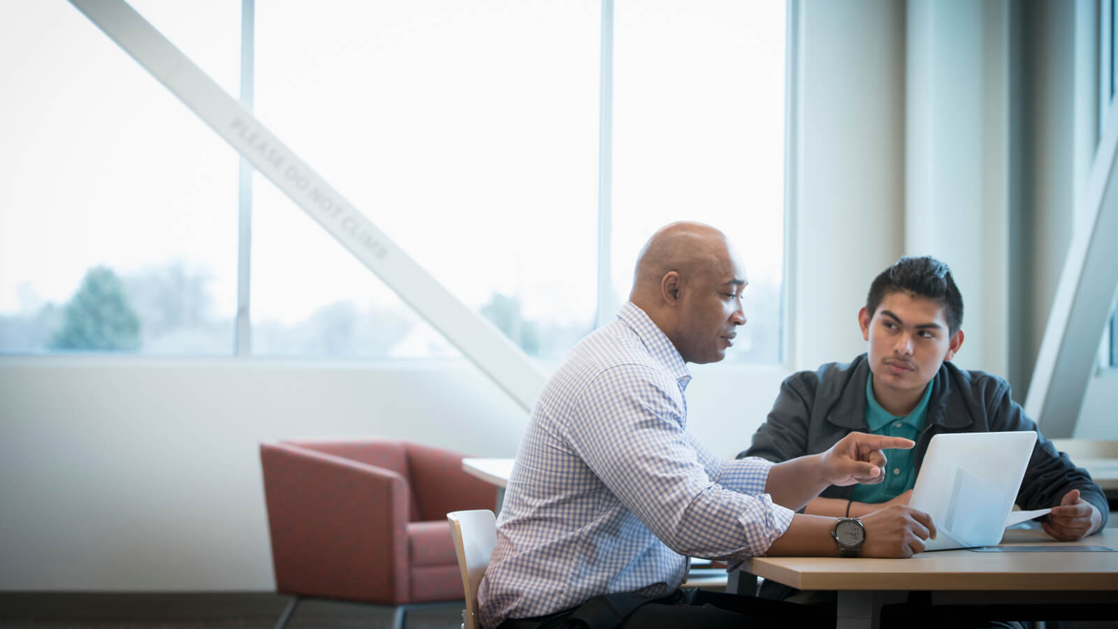 two people in a team meeting